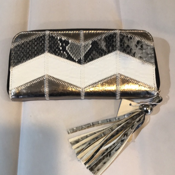 NWT New York & Company Fsux Snakeskin Patchwork Wallet w/Tassel-One Size - Picture 3 of 10